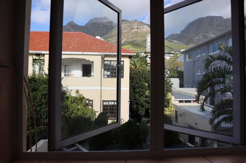 To Let 2 Bedroom Property for Rent in Vredehoek Western Cape